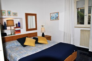 2 bedrooms, iron/ironing board, internet, bed sheets - Edy sea view holiday apartment (Formia)