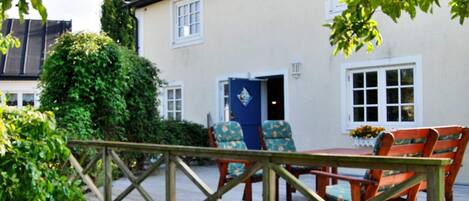 House | Outdoor dining