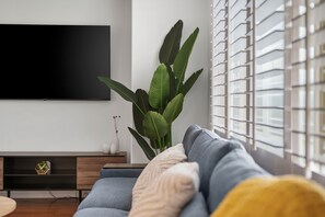 Smart TV, fireplace, offices