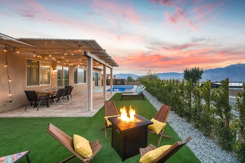 Mountain View house w/Giant SPA, Poker table, games, BBQ, lots of entertainment!