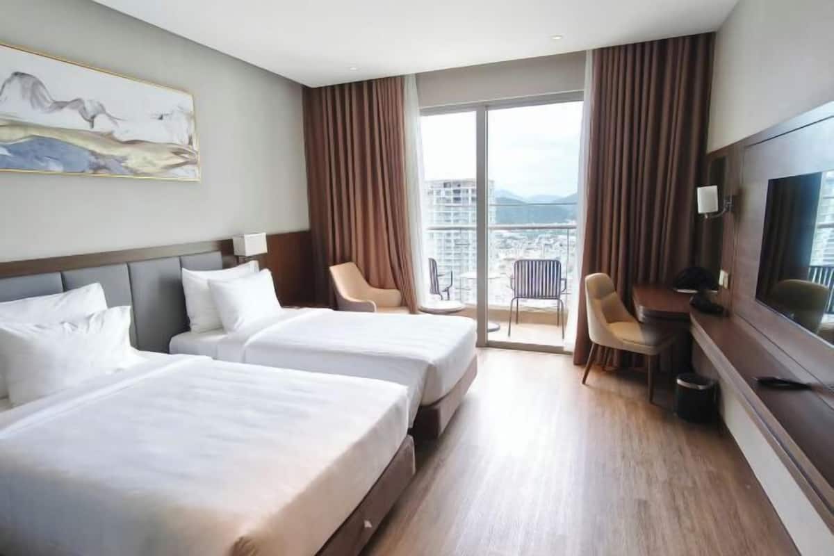 Egyptian cotton sheets, premium bedding, memory foam beds, minibar