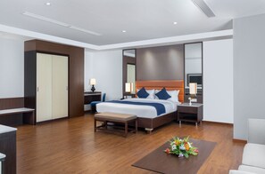 Premium bedding, minibar, desk, laptop workspace - Soaltee Westend Itahari (Itahari)