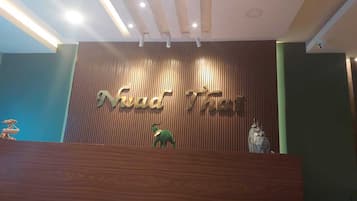 Couples treatment room(s), sauna, hot tub, steam room, body treatments
