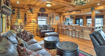 Rustic Cabin in Roaring River State Park!