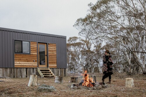 Off-grid Tiny House @ Big Yard Escapes, Bushland