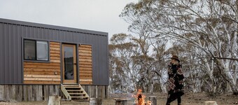 Off-grid Tiny House @ Big Yard Escapes, Bushland