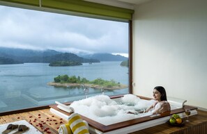 Luxury Jacuzzi Villa | View from room