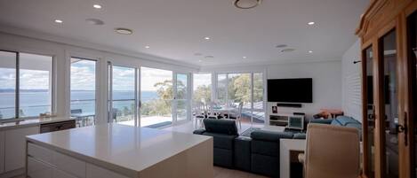 平板电视、立体声音响