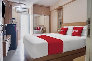 Deluxe Double Room | Desk, laptop workspace, free WiFi, bed sheets