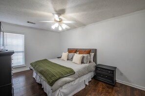 3 bedrooms, iron/ironing board, WiFi