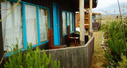 Cozy Rustic Cottages with views of Mt. Lonogonot, Naivasha, Kenya