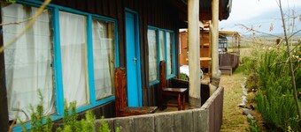 Cozy Rustic Cottages with views of Mt. Lonogonot, Naivasha, Kenya