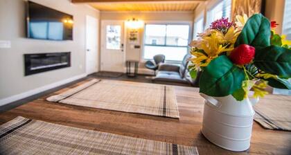 Cozy 3B/1B Home in Government Hill near Downtown Anchorage with Mountain Views