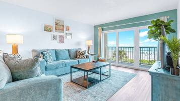 Apartment (2 Bedrooms) | Front of property