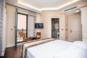 Comfort Twin Room | Premium bedding, in-room safe, soundproofing, free WiFi - Opatija Hotel (Istanbul)