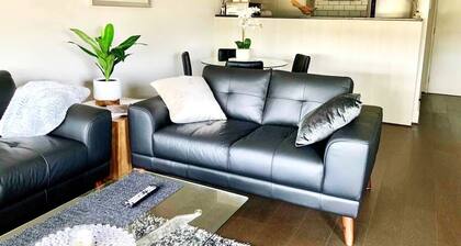 Kingston Foreshore 1 BR Apartment,Views, Parking