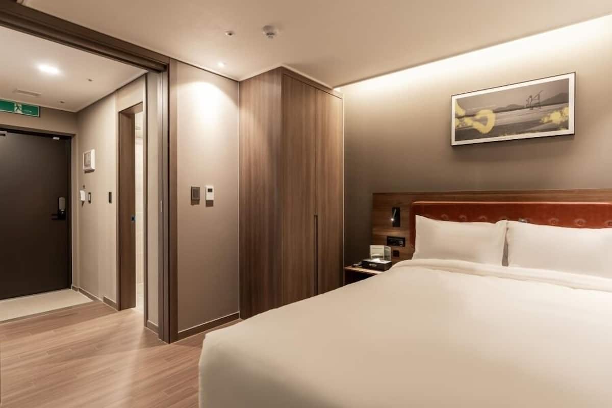 [Swimming PKG for 2 People] Deluxe Double | 免费 WiFi、特色装修、特色家居、床单