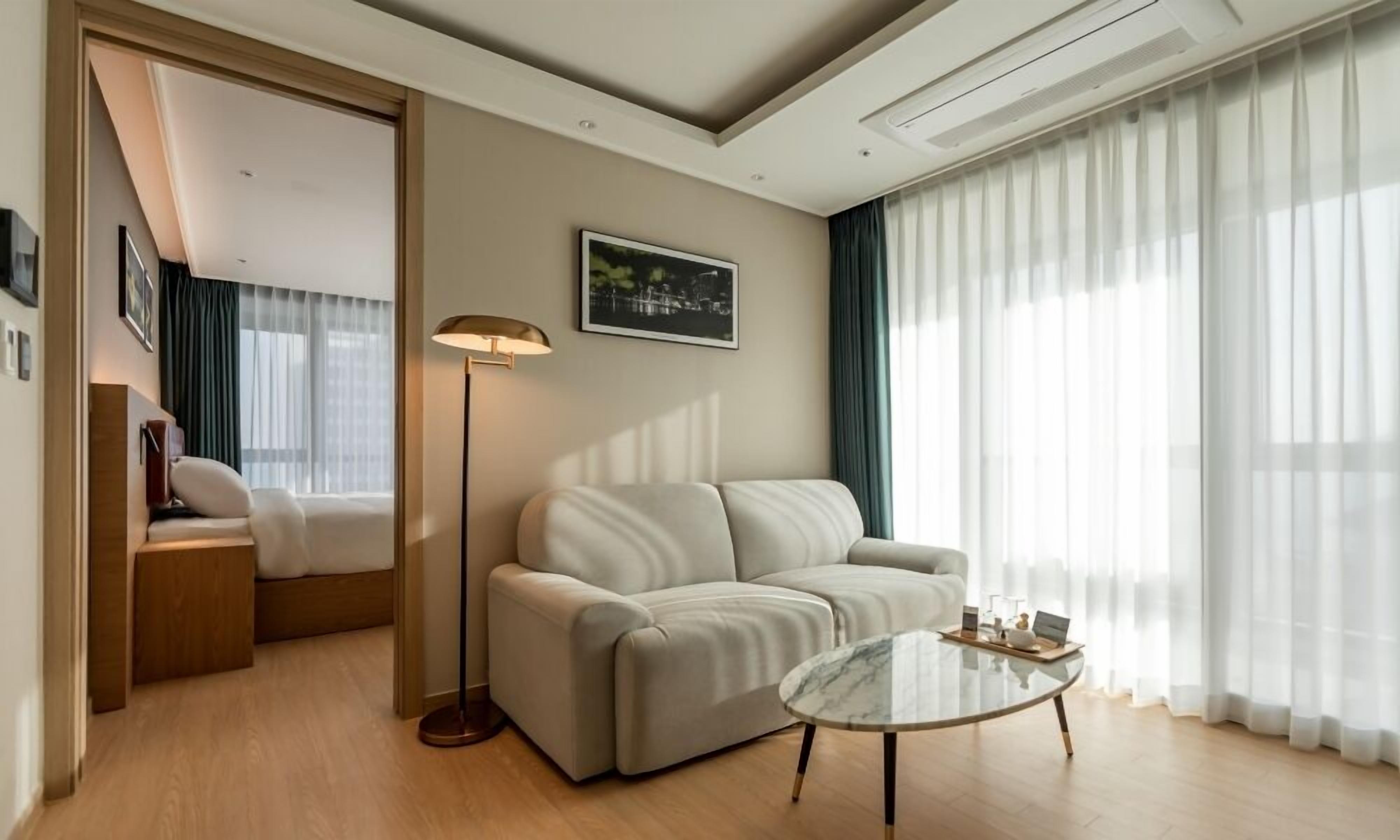 [Swimming PKG for 2 People] Suite | Individually decorated, individually furnished, free WiFi, bed sheets