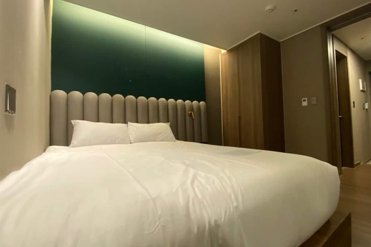 免费 WiFi、特色装修、特色家居、床单