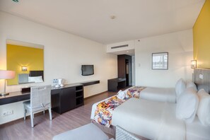 Deluxe-Zimmer, 2 Schlafzimmer | Schreibtisch, kostenloses WLAN, Bettwäsche