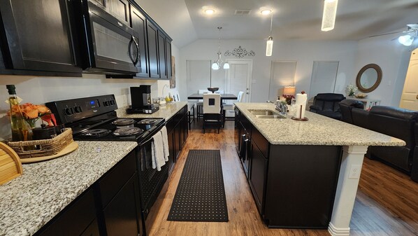 Fridge, microwave, stovetop, dishwasher