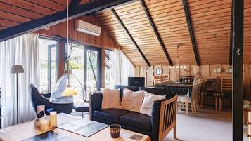 ํ์ฐ์ค | ๊ฑฐ์ค ๊ณต๊ฐ