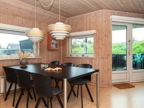 تناول الطعام