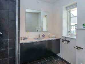 House | Bathroom