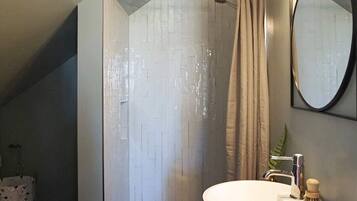 House | Bathroom