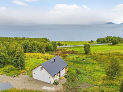 6 Person Holiday Home in Bindalseidet