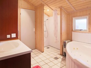 Ferienhaus | Badezimmer