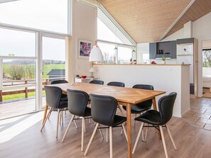 House | Dining