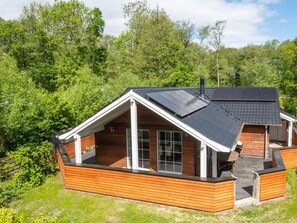 House | Exterior - Enchanting Cottage With Whirlpool-by Traum (Haderslev)
