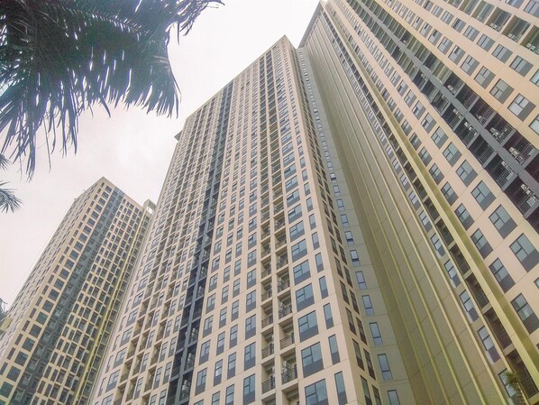 Exterior - Fully Furnished With Cozy Design 2Br Apartment Transpark Cibubur (Depok)