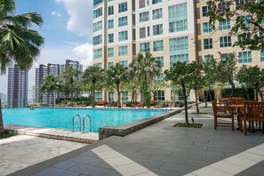 Pool - Spacious And Comfy 3Br Gandaria Heights Apartment (Jakarta)