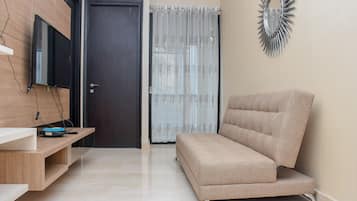 Apartment | Living area | TV