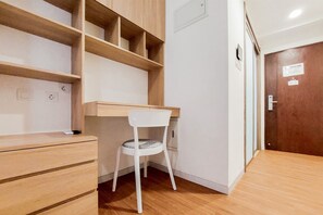 Studio | Individually decorated, individually furnished, free WiFi - Wonderful Studio At Sky House Bsd Apartment (Pagedangan)