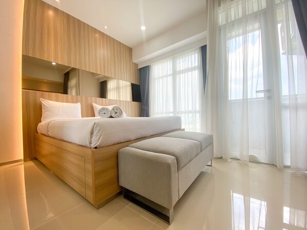Individually decorated, individually furnished, free WiFi - Good Deal And Elegant Studio Vasanta Innopark Apartment (Cikarang)