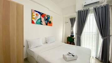 Studio | Didekorasi berbeda-beda dan dilengkapi dengan perabotan berbeda-beda