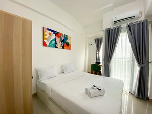 Individually decorated, individually furnished, free WiFi - Comfy And Simply Look Studio Room Sayana Bekasi Apartment (Bekasi)