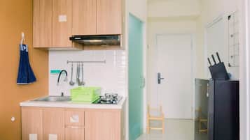 Apartment | Private kitchen | Full-size fridge, stovetop