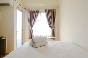 Individually decorated, individually furnished, free WiFi - Good Deal Studio Room at Harvard Jatinangor Apartment (Hegarmanah)