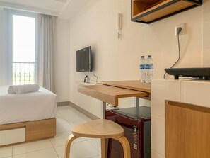 Studio - Simple And Cozy Stay Studio Room Tokyo Riverside Pik 2 Apartment (Teluknaga)