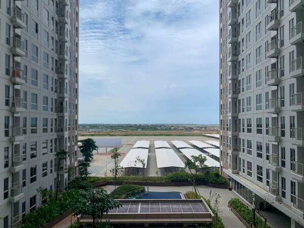 View from property - Simple And Cozy Stay Studio Room Tokyo Riverside Pik 2 Apartment (Teluknaga)