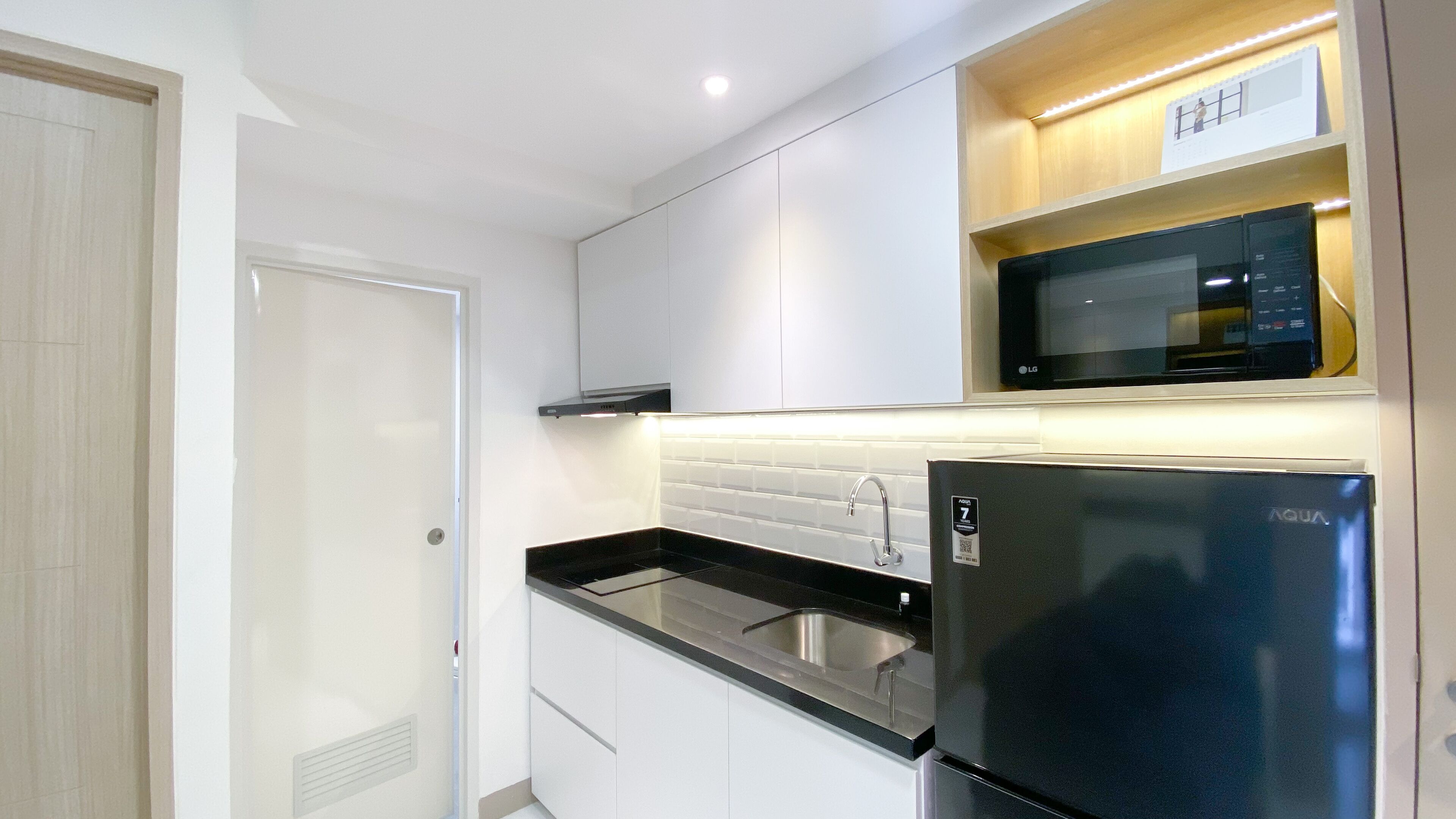 Refrigerador con freezer, placa de cocina