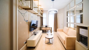 Apartemen | Area keluarga | TV