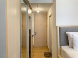 Individually decorated, individually furnished, free WiFi - Simply Studio At Tokyo Riverside Pik 2 Apartment (Teluknaga)