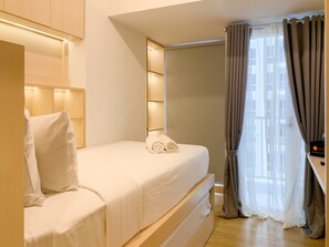 Individually decorated, individually furnished, free WiFi - Simply Studio At Tokyo Riverside Pik 2 Apartment (Teluknaga)