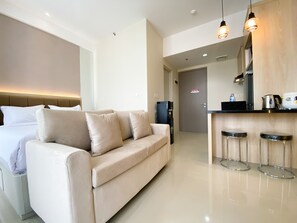 Studio | Individually decorated, individually furnished, free WiFi - Best Choice And Comfy Studio Vasanta Innopark Apartment (Cikarang)