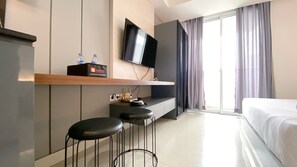 Estudio | Decoración personalizada, muebles diferentes y wifi gratis 
